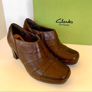 Clark’s Artisian collection Dk Brown leather ankle shooties. Mika Sue size 8.5